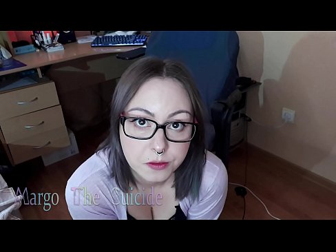 ❤️ Seksi djevojka s naočalama duboko siše dildo na kameri Porno u pornografiji bs.sexycamse.top